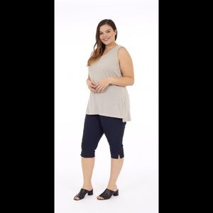 📦 Full Figure V-Neck Tank Top